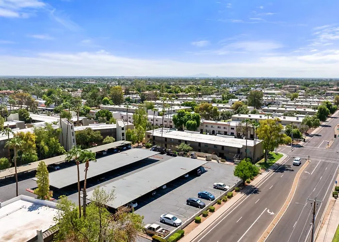 Primo Location - Heated Pool & Parking * Scottsdale