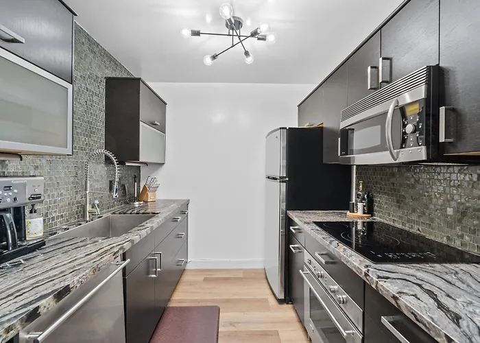 Primo Location - Heated Pool & Parking Apartment Scottsdale
